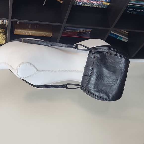 Vintage Black Tooled Floral Leather(?) Adjustable Strap Roomy Crossbody - Picture 2 of 16